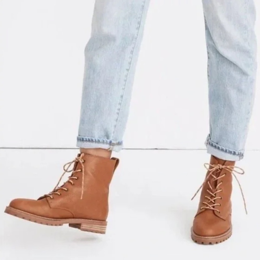 Like New Madewell Clair Lace Up women’s Boots‎ 9.5 lug sole leather boots